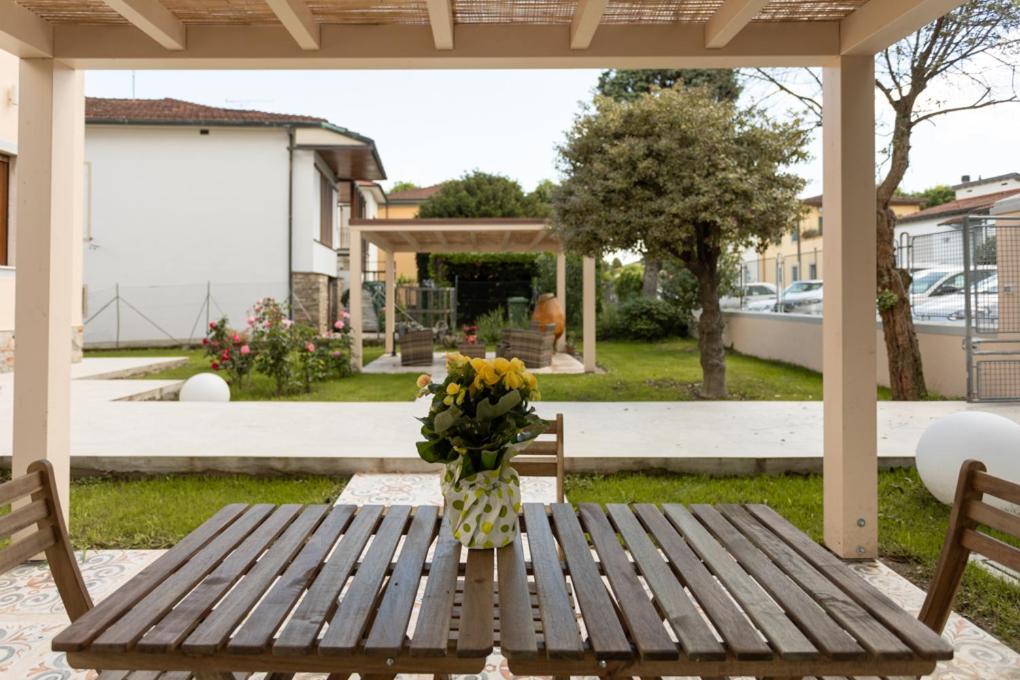 Villa Rosa Antica Lucca Buitenkant foto