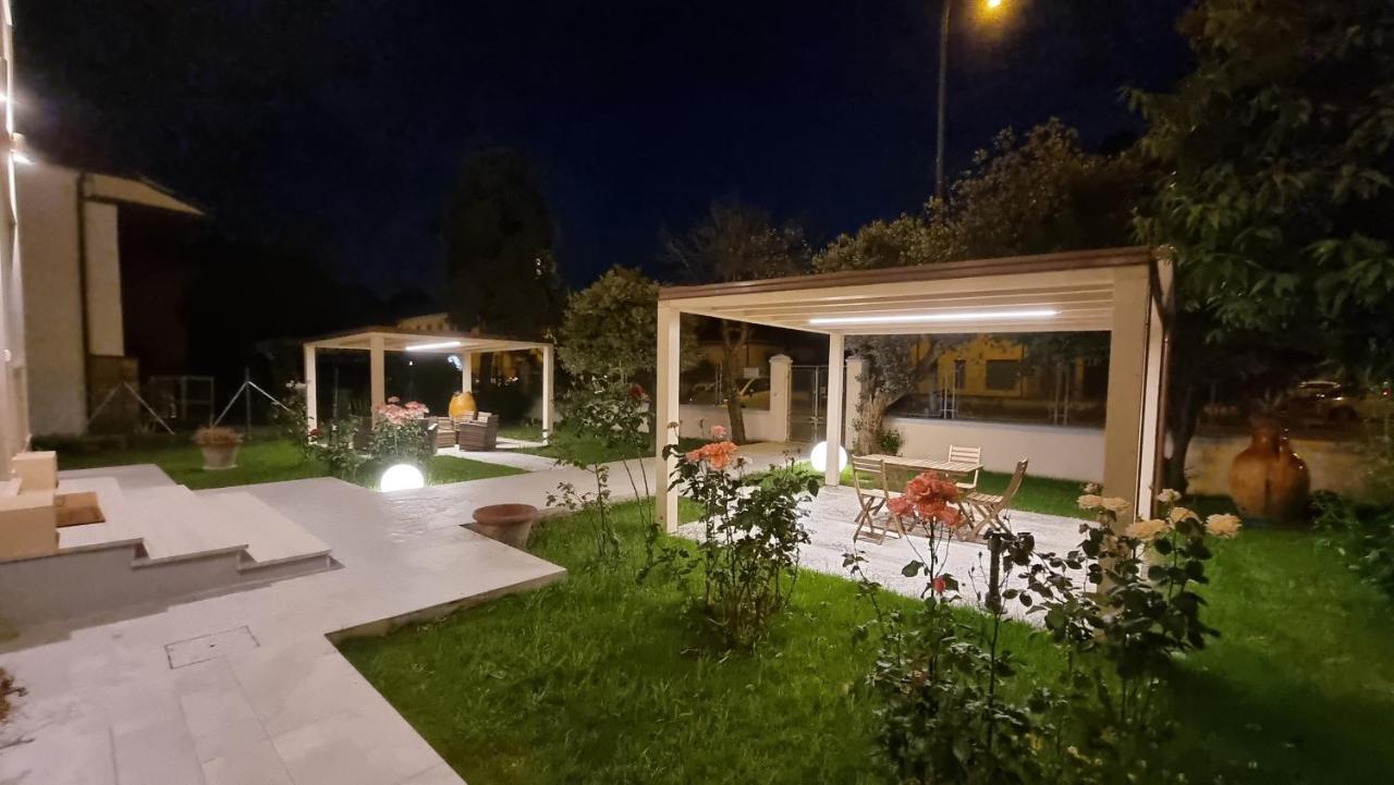 Villa Rosa Antica Lucca Buitenkant foto